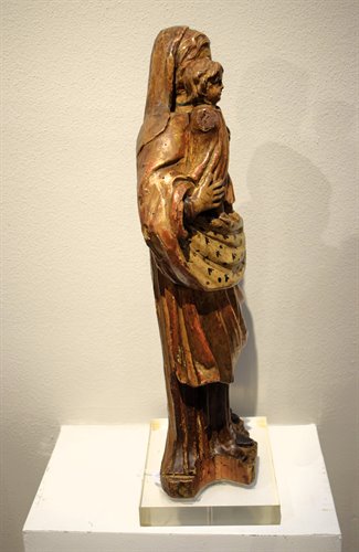 Vierge à l'Enfant  Sculpture en bois polychrome et doré